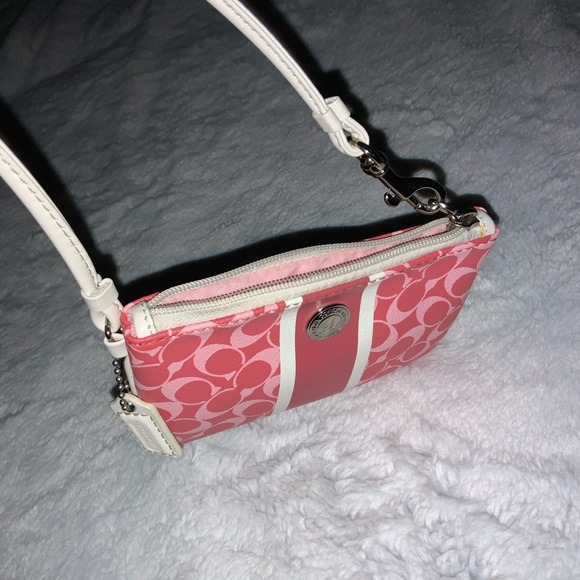coach coral wristlet - Picture 6 of 7